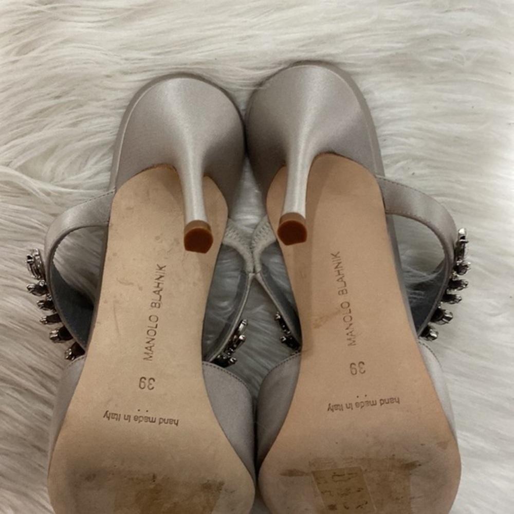 New Manolo Blahnik Lurum grey satin crystal embellished mules size 39EU - Picture 9 of 15